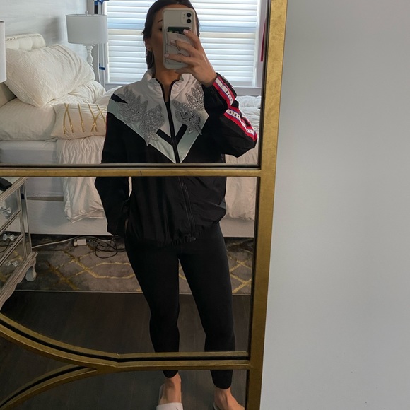 Victoria’s Secret Pink Windbreaker - Picture 3 of 4